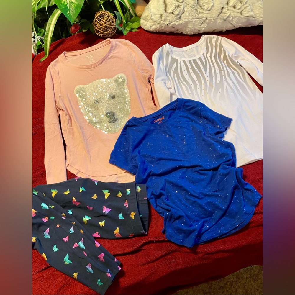 3 PIECES BUNDLE FOR GIRLS SIZE 7-8 Glitzy 3 glitzy tops and metallic leggings